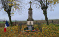 Le monument aux morts de Morville-les-Vic.