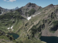 Le Pic du Midi d'Ossau, lacs d'ouzious et du Lavedan en descendant du Pic Sanctus.