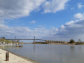Le pont suspendu vu depuis les quais