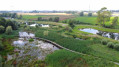 Le ponton qui enjambe le marais