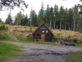 Le Refuge de la Pierre des Trois Bans depuis le Col de Fréland