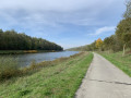 Le sentier le long du canal Le sentier le long du canal