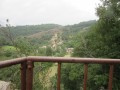 le village de Belcastel vue des chaises du Seigneur