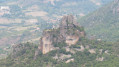 Méga zoom de la vue d'en face (le Rocher de Capluc)