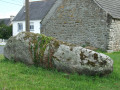 Menhir couché