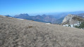 Montée à la Servelle: vue nord est vers le Col de la Berche et les Trois Becs