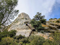 Montée des échelles avant la grotte