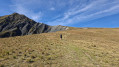Mont&eacute;e sur la montagne nue
