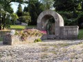 La reculée de Nacra, la Côte d'Arbois et les ruines du Château La reculée de Nacra, la Côte d'Arbois et les ruines du Château