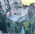 Redescente depuis le train à crémaillère au sommet de Montserra