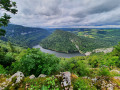 Panorama grand angle sur le lac de Moron