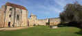 Château médiéval de la Madeleine et vue sur la vallée de Chevreuse Château médiéval de la Madeleine et vue sur la vallée de Chevreuse