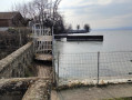 Passage d'un portail, puis d'un ponton avant la Pointe