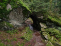 Passage sous roche
