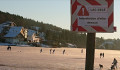 Patineur sur le lac Gelé Patineur sur le lac Gelé
