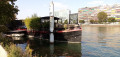 Péniche amarée