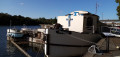 Péniche-chapelle