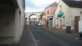 Petite ville et grand viaduc.