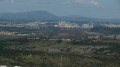 Pic Saint Loup (premier plan) séparé par une vallée de la montagne de l'Hortus (2è plan)