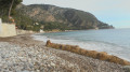 La plage et le massif forestier d'Èze-Bord-de-Mer