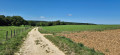 Prendre le chemin en terre à droite