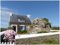 Près de la maison entre les roches Près de la maison entre les roches