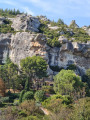 quelques troglodytes