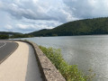 Restons sur le bord du lac.