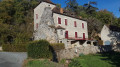 Rocher accolé à la maison Rocher accolé à la maison