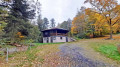 Sechseckiges Haus am Badeweiher