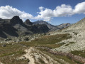 Sente qui longe le Beal de Roure