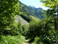 Sentier et pierrier du côté de Plattuy