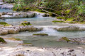 L'eau qui s'&eacute;coule de vasque en vasque