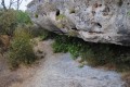 Sous la falaise