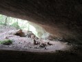 Sous la grande voûte de calcaire de la Combe de Malaval