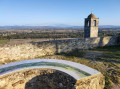 Bassin des Druides et château à Montségur-sur-Lauzon