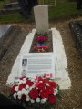 Tombe du jeune pilote canadien Robert William Clarke