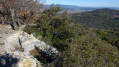 Tombes creusées directement dans la roche