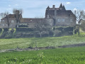 Un château aux abords de la randonnée