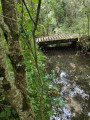 Une des passerelles sur le ruisseau piscicole