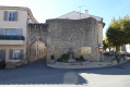 Une porte d'accès au village