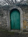 Vieille porte dans les ruelles de Profondeville