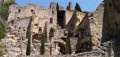 Vieilles maisons et arches