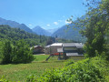 Village d'Entracque et son &eacute;glise vu du d&eacute;part du sentier