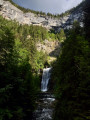 Vue d'ensemble de la grande cascade du Guiers Vif et de son pont Vue d'ensemble de la grande cascade du Guiers Vif et de son pont