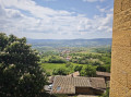 Vue depuis le parvis de l'&eacute;glise d'Oingt