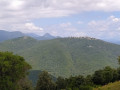 Vue panoramique village en montagne