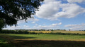 Vue sur Clermont-Savès depuis le sentier de randonnée près d'En Trigoli