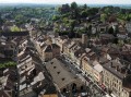 Vue sur Crémieu à l'arrivée Vue sur Crémieu à l'arrivée