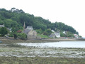 Vue sur l'église de Landevennec et le port